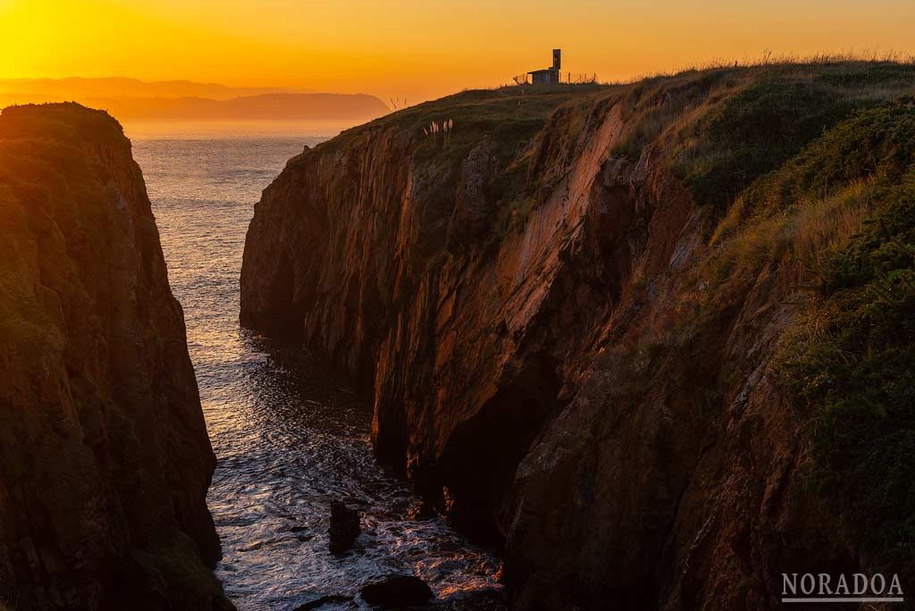 La Covallonga en la península de San Juan al atardecer