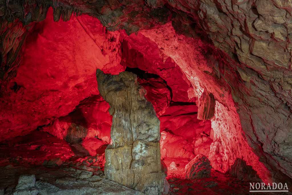 Cueva de Basotxo, en la Sierra de Altzania (Álava)