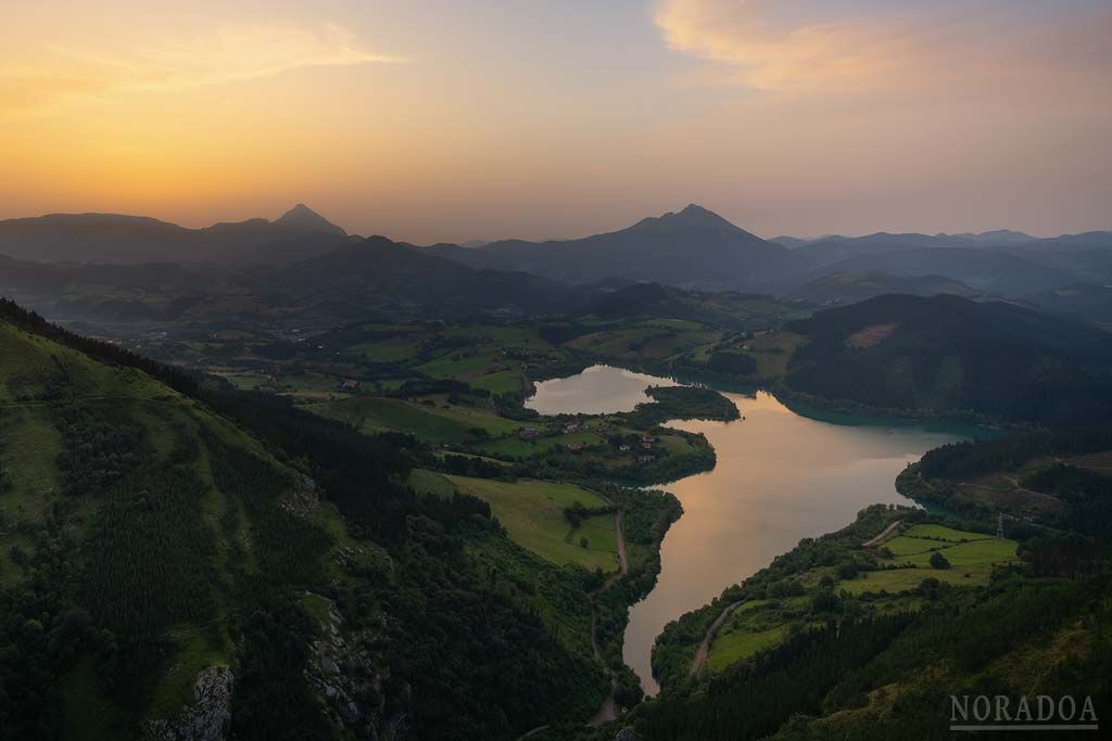 Embalse de Urkulu visto desde el monte Iruaitz