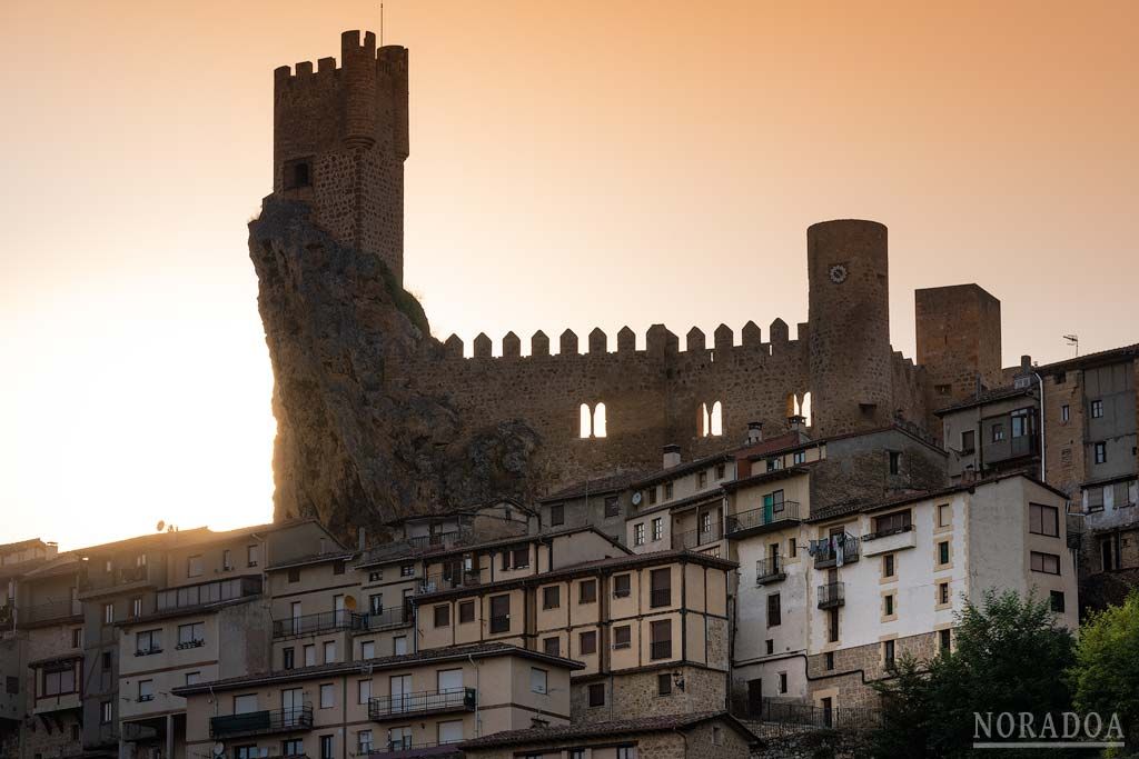 Castillo de los duques de Frías al atardecer