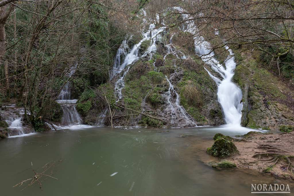 Cascada de las Herrerías en la Ruta del Agua de Berganzo