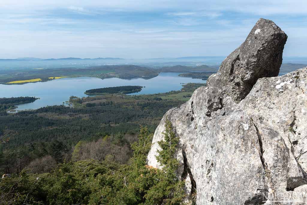 El mirador del embalse está situado un poco antes de llegar a la ermita