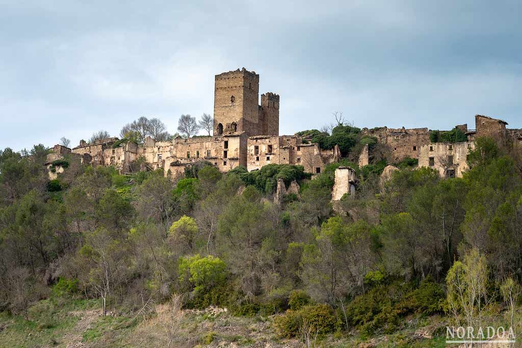 Ruesta, el pueblo abandonado junto al embalse de Yesa