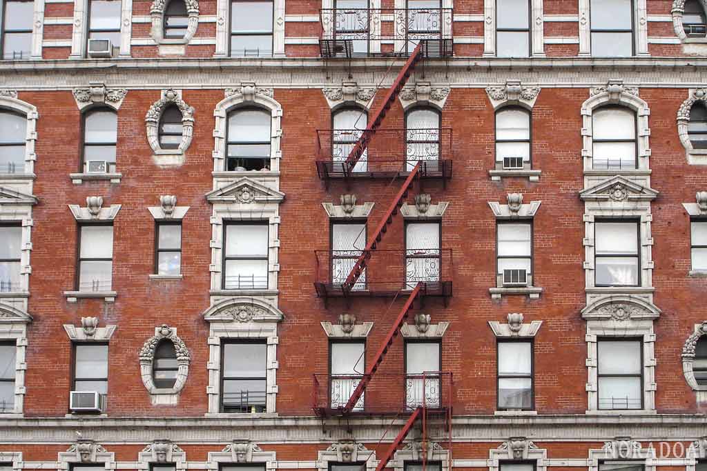 Fachada típica de un edificio neoyorquino