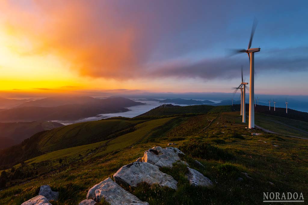 Monte Oiz al amanecer